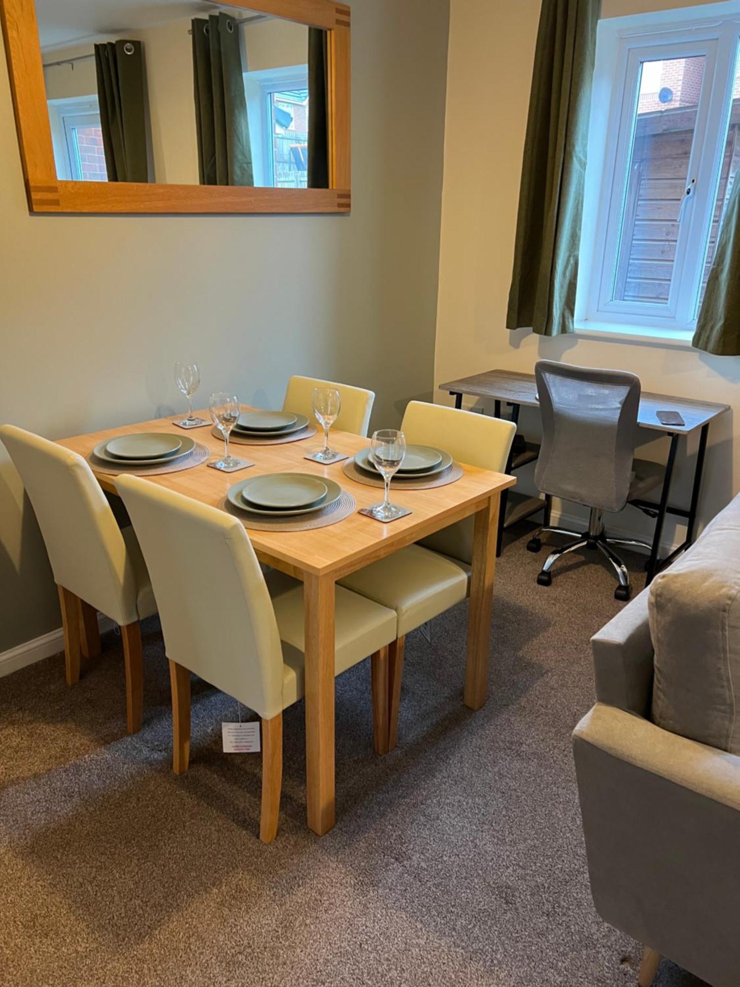 Modern Semi Detached In A Quiet Location, Driveway Parking Villa Ewloe Kültér fotó
