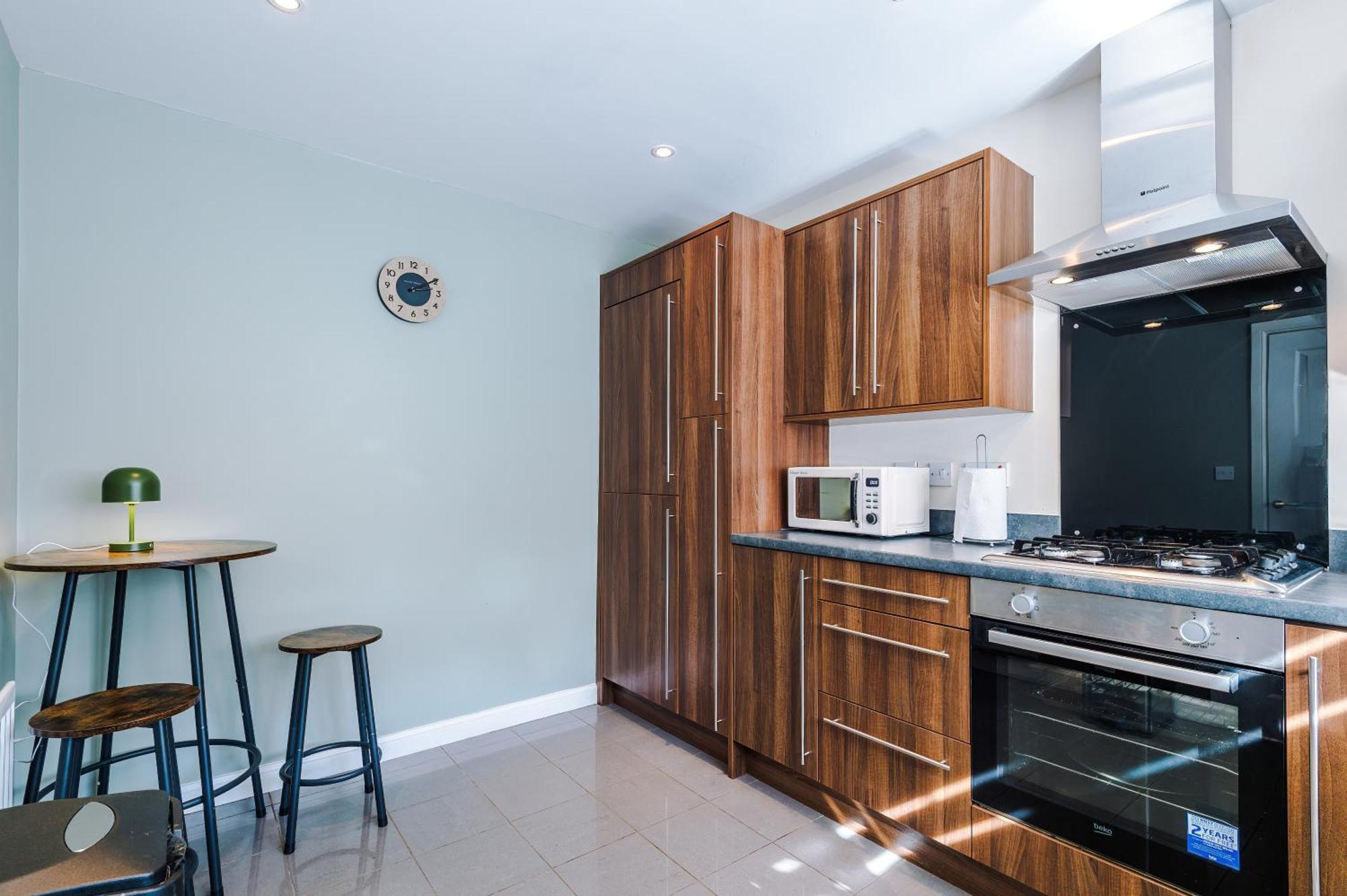 Modern Semi Detached In A Quiet Location, Driveway Parking Villa Ewloe Kültér fotó