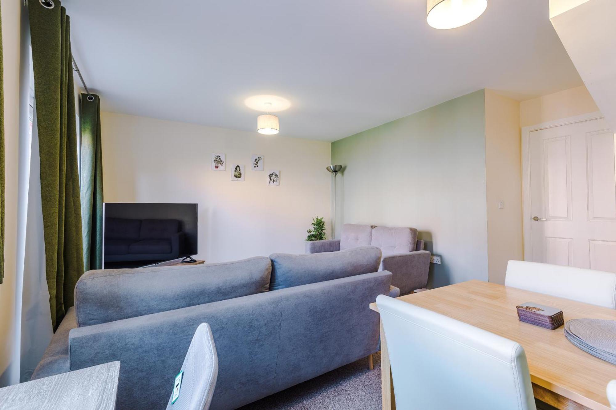 Modern Semi Detached In A Quiet Location, Driveway Parking Villa Ewloe Kültér fotó