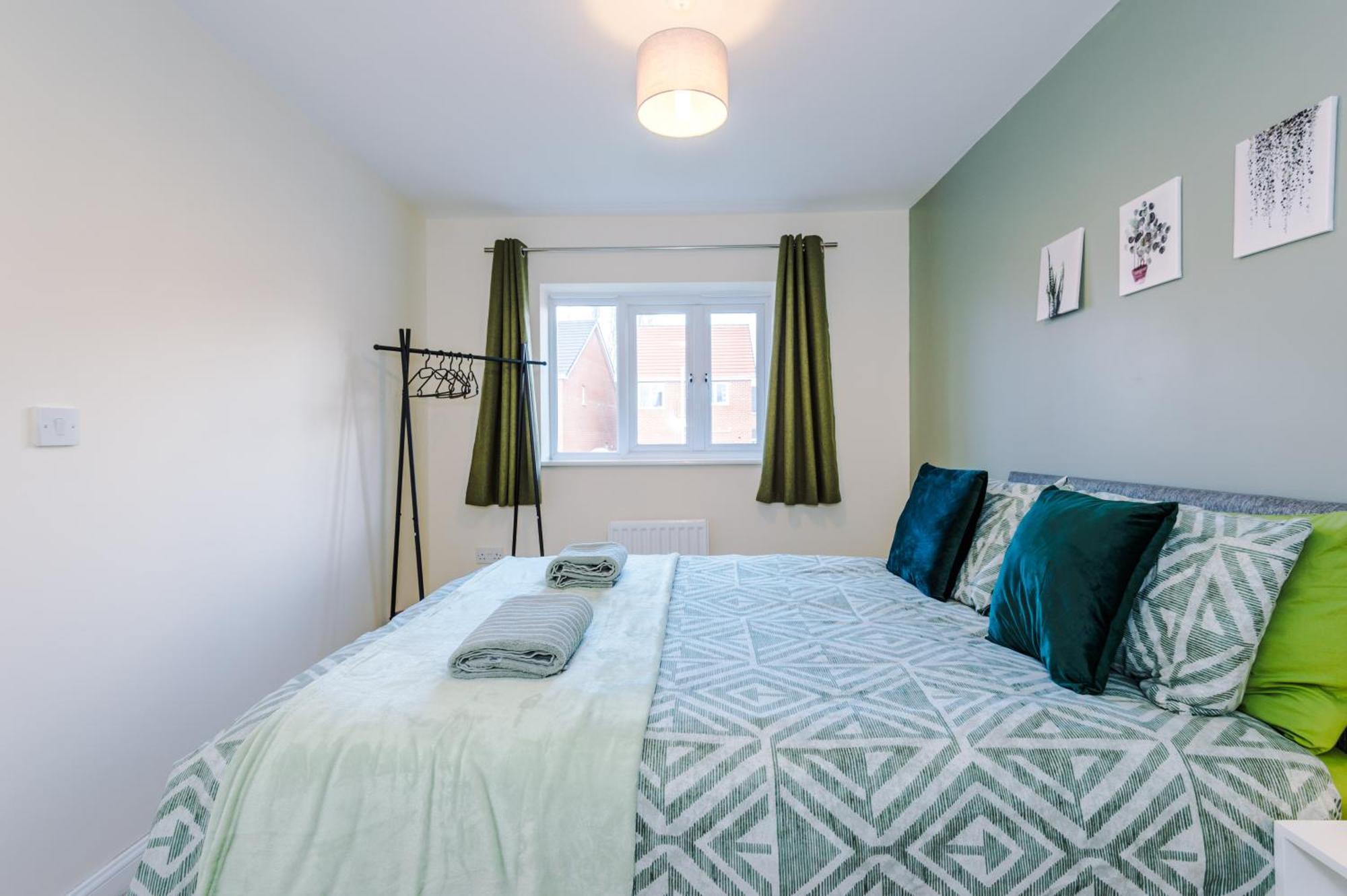 Modern Semi Detached In A Quiet Location, Driveway Parking Villa Ewloe Kültér fotó